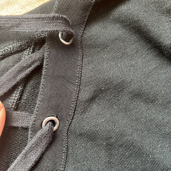 EUC Gap long sleeve, corset, back sweatshirt - Picture 11 of 14